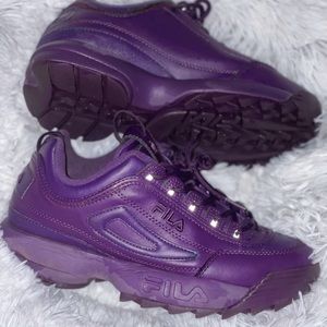 - Woman’s fila Size 8.5